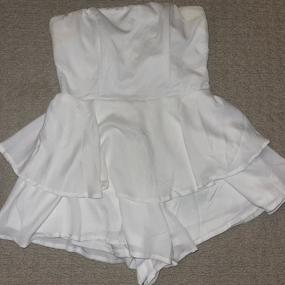 PRINCESS POLLY WHITE ROMPER - Picture 2 of 3